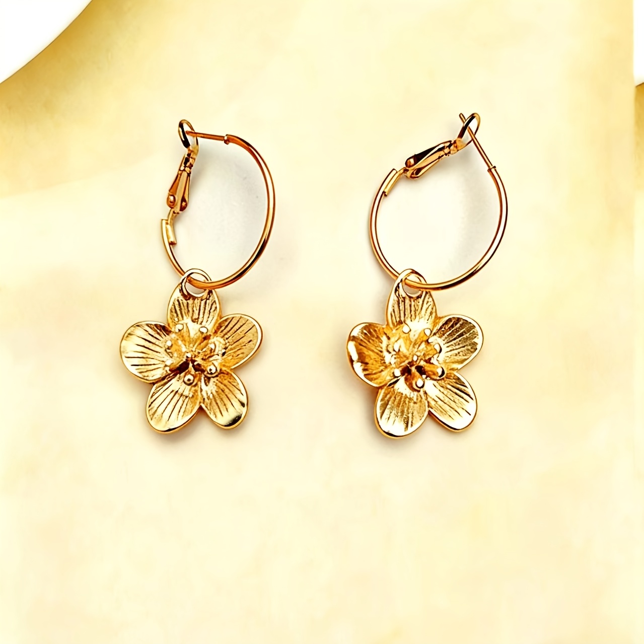 Women's Simple Five-Petal Flower Earrings
